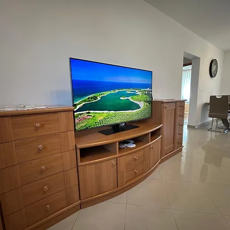 Apartman Noel - Free Covered Parking - Fast Wifi - Near Beaches & Brijuni *