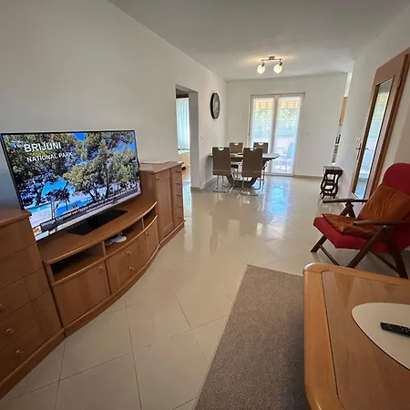 Noel - Free Covered Parking - Fast Wifi - Near Beaches & Brijuni 아파트